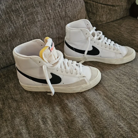 Nike White Sneakers - Picture 2 of 6